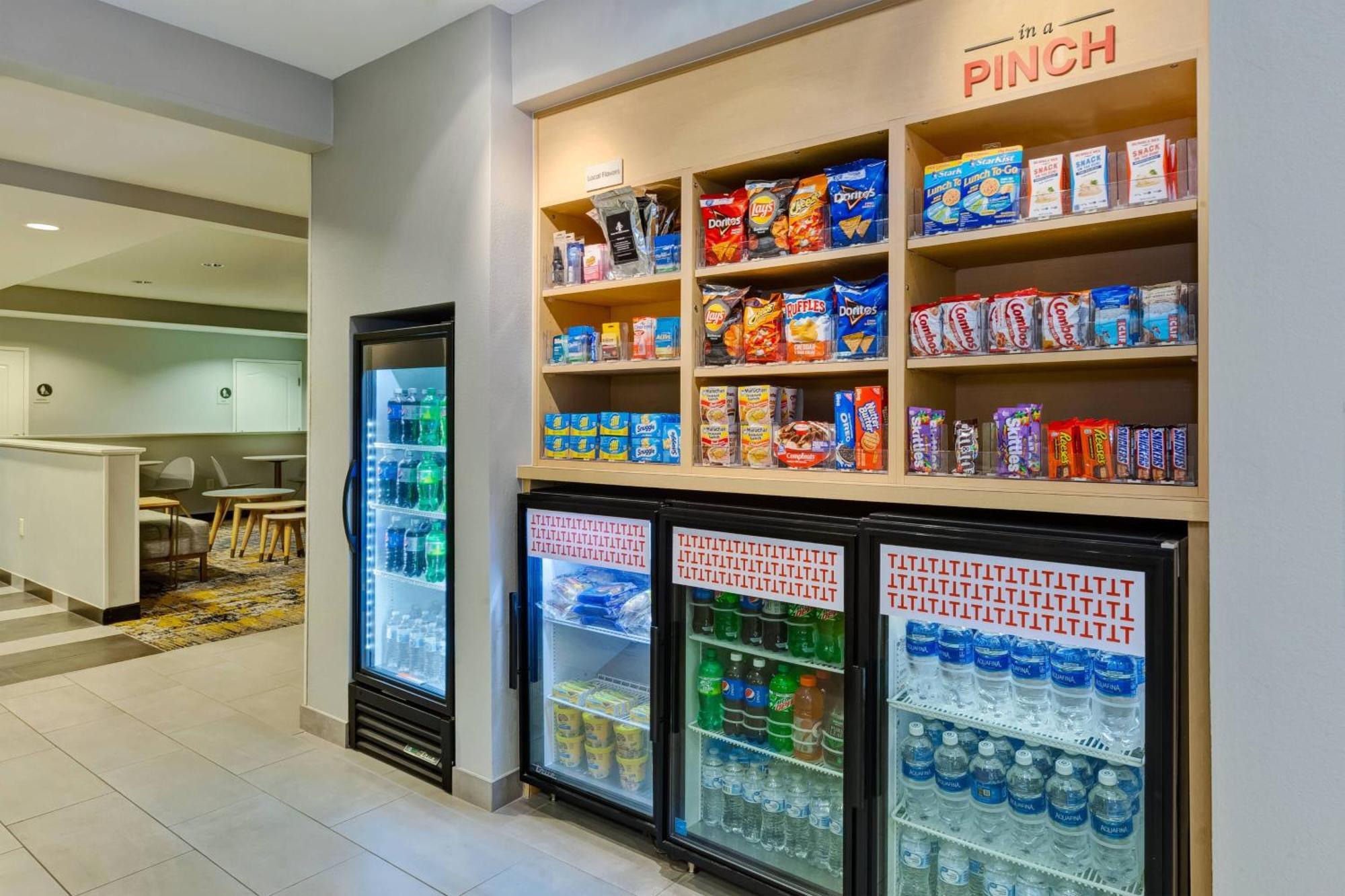 纳什维尔机场唐普雷斯套房酒店 外观 照片